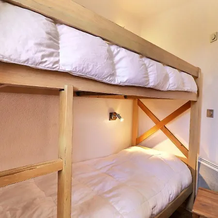 Apartment Skis Aux Pieds, 6 Pers, 2 Pieces Cabine, Balcon, La Tania - Fr-1-182a-7 Courchevel
