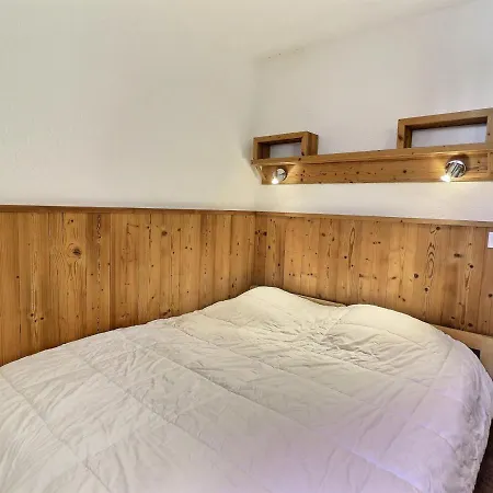 Skis Aux Pieds, 6 Pers, 2 Pieces Cabine, Balcon, La Tania - Fr-1-182a-7 Apartment