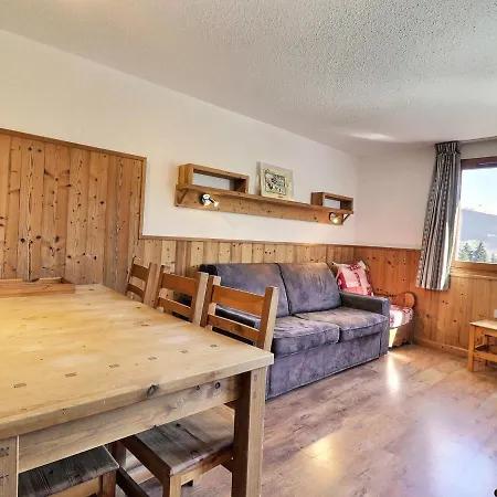 Skis Aux Pieds, 6 Pers, 2 Pieces Cabine, Balcon, La Tania - Fr-1-182a-7 Apartment *